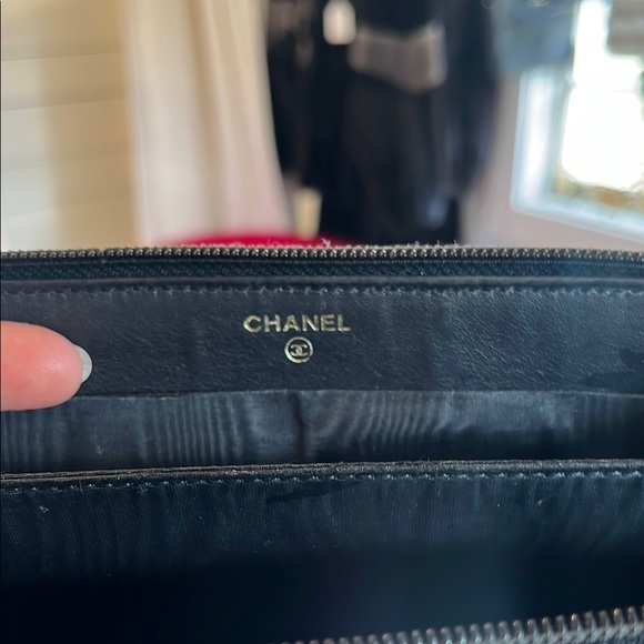 Chanel Black Caviar Leather Zippy Wallet - Picture 10 of 13